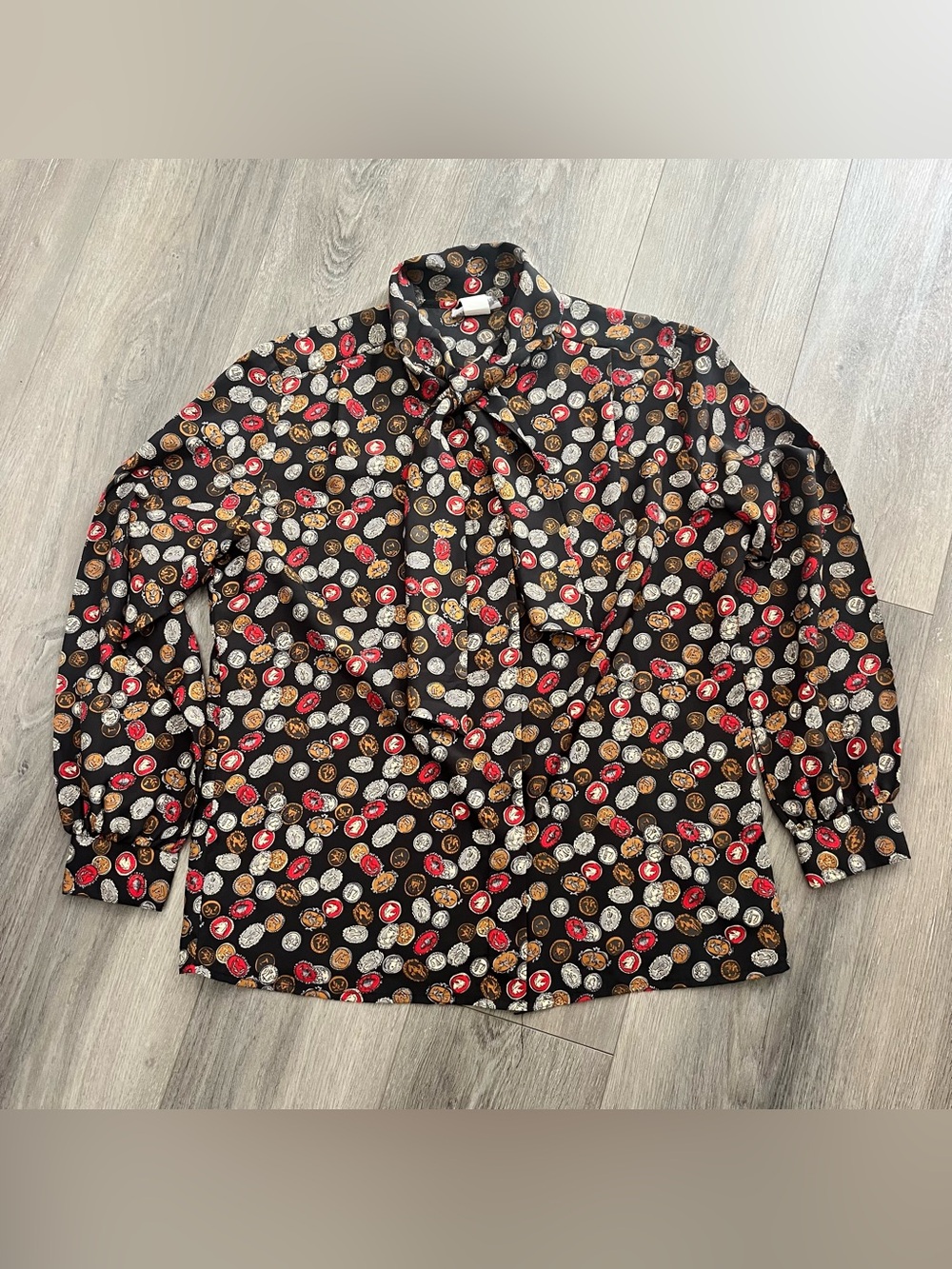 Laura Mae Vintage Bow Tie Neck Medallion Print Blouse Black Long Sleeve